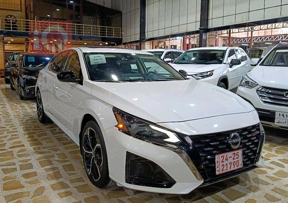 نيسان ألتيما